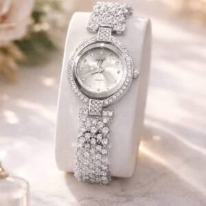 Aesthetic Diamond_style watch